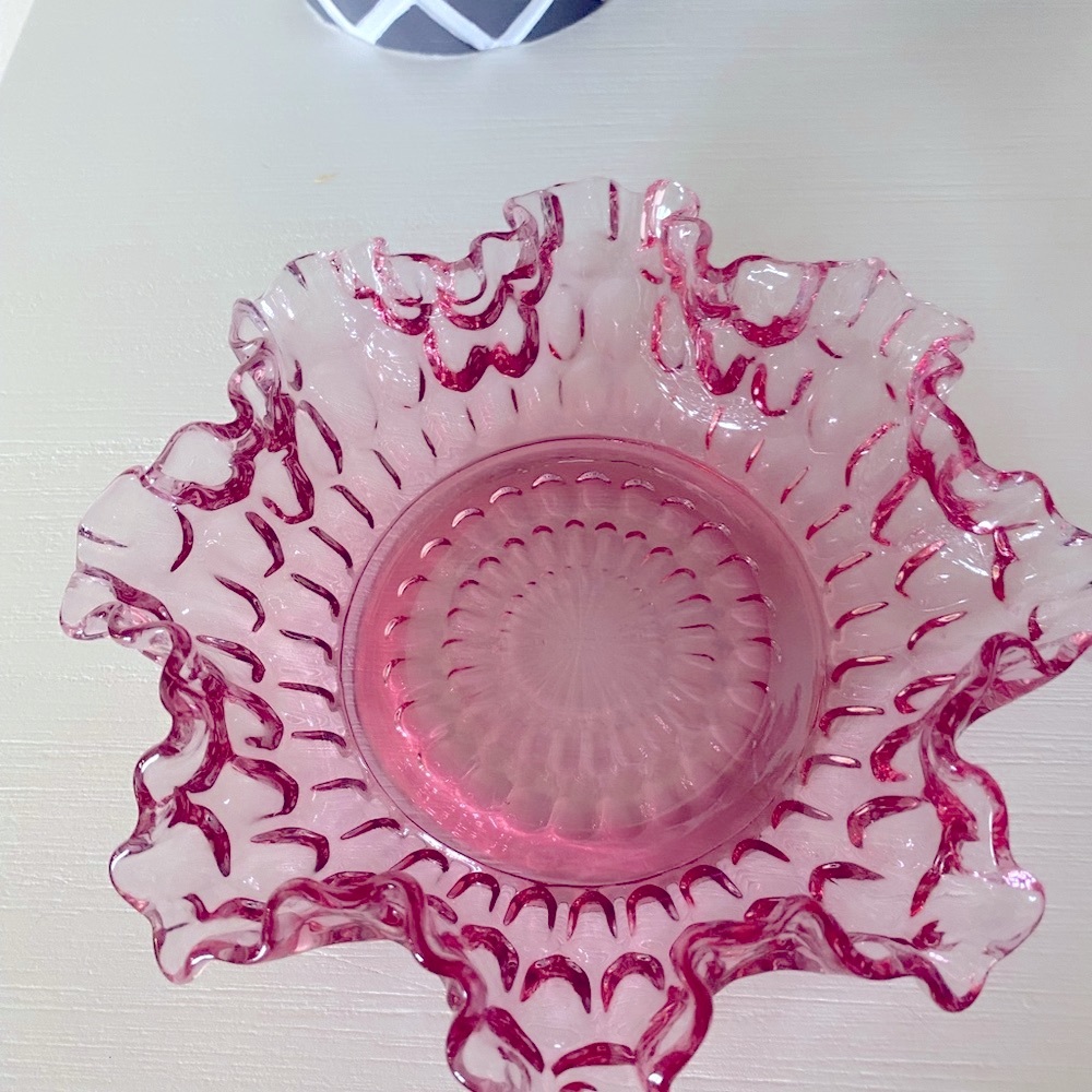 VINTAGE FENTON RUFFLE THUMBPRINT RUFFLE CRANBERRY CANDY DISH 2.5x7.5” - Picture 6 of 8
